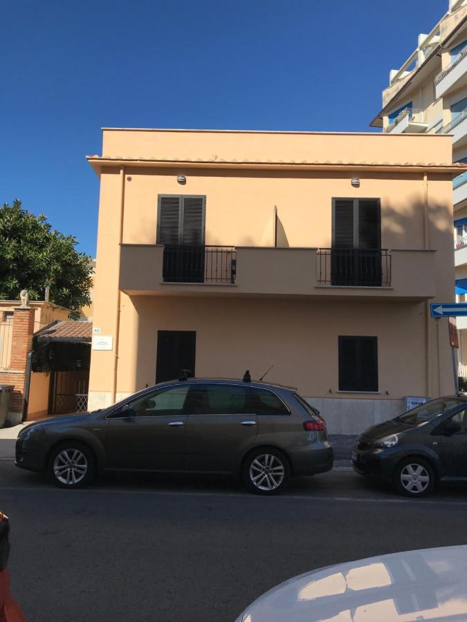 B E B Riviera Di Levante Terracina Eksteriør bilde
